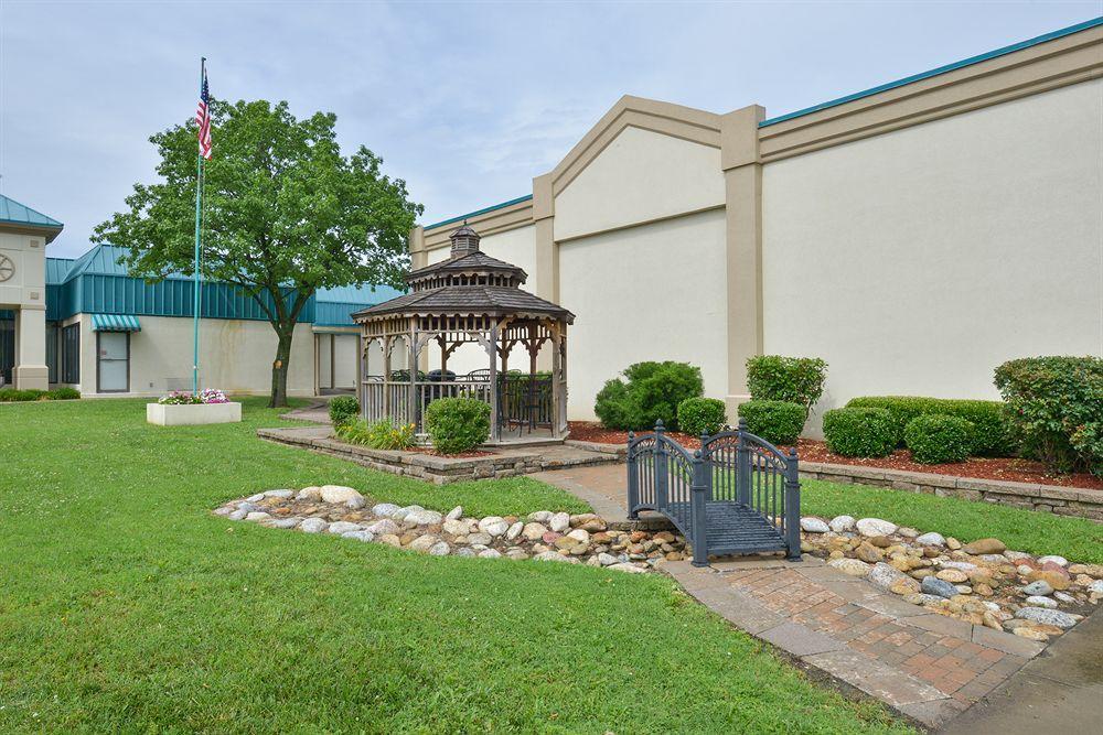 Lamplighter Inn&Suites Pittsburg Exterior foto