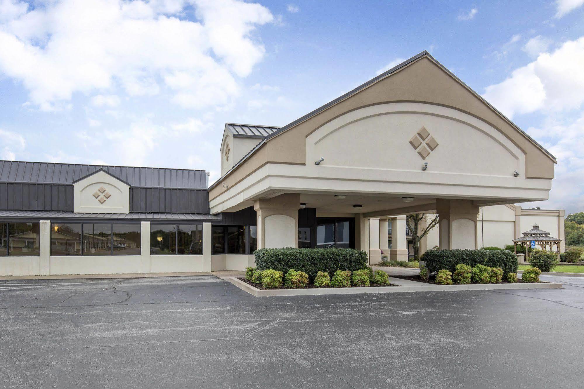 Lamplighter Inn&Suites Pittsburg Exterior foto