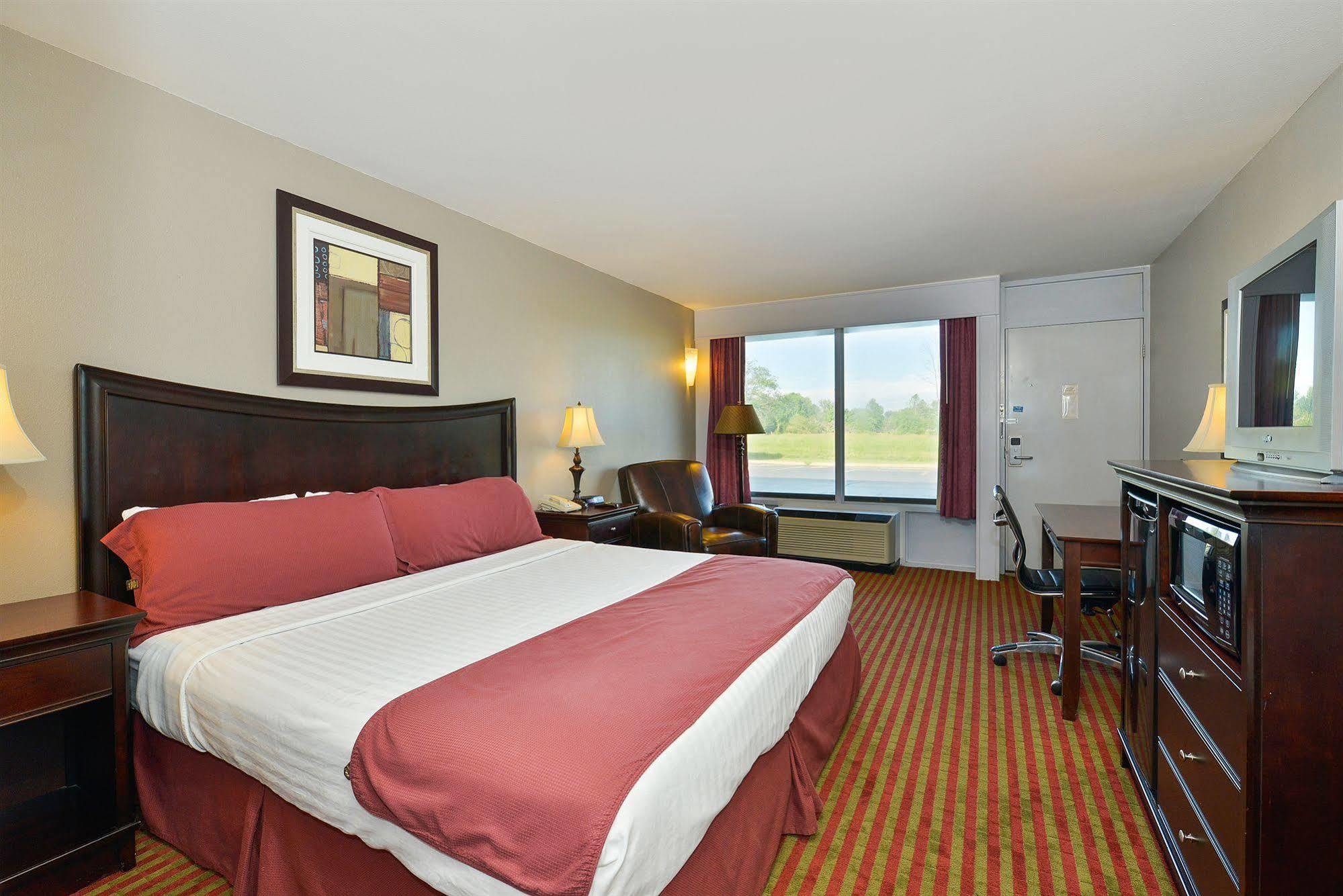 Lamplighter Inn&Suites Pittsburg Exterior foto